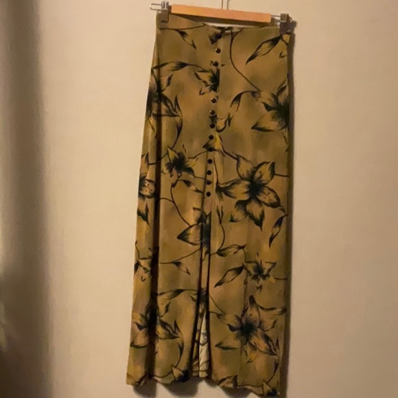 Susan Lawrence Tan and Black Maxi Pencil Skirt with Slit - Picture 1 of 7